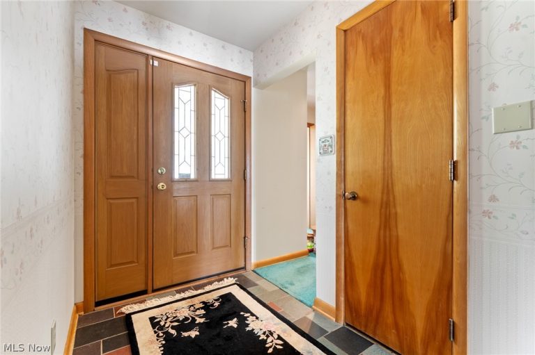 4534 Lahm Drive, New Franklin, OH - Photo 8