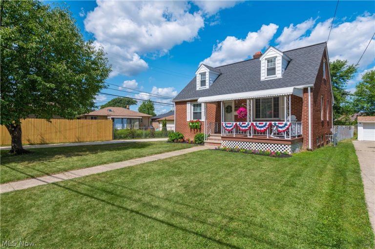 6358 Allanwood Drive, Parma, OH - Photo 2