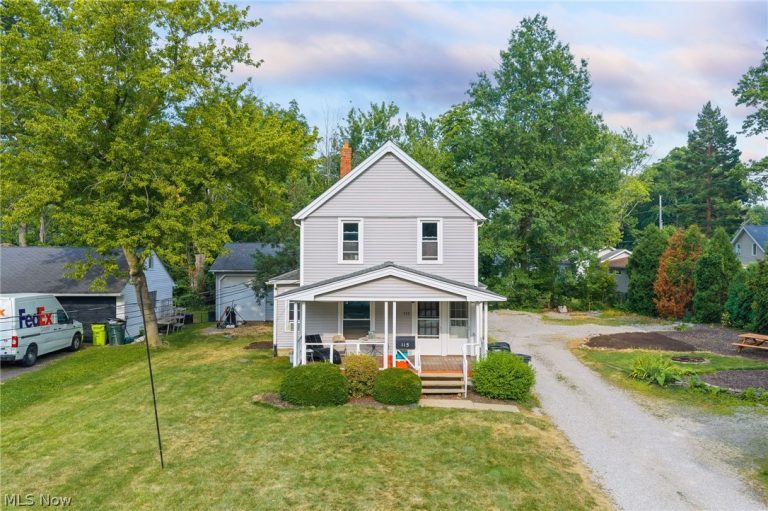 115 Avon Point Avenue, Avon Lake, OH - Photo 2