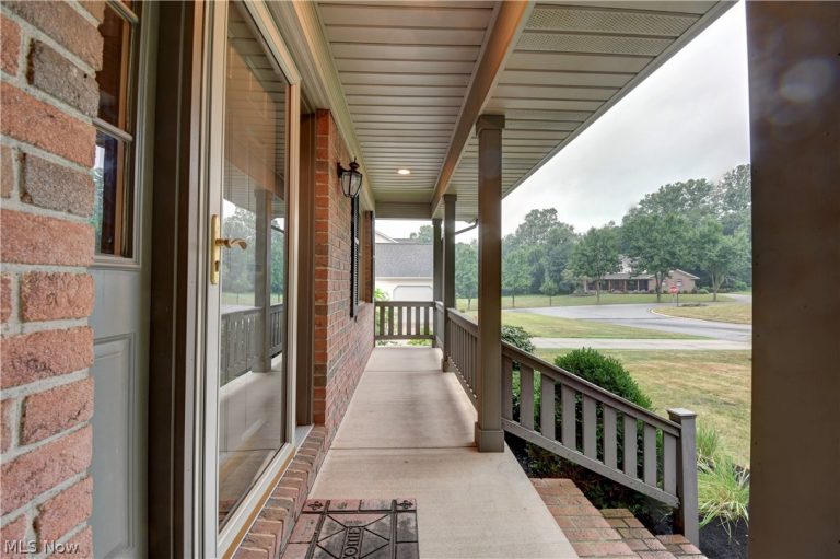207 Sarah Circle, Navarre, OH - Photo 4