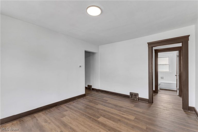 4270 Valley Road, Cleveland, OH - Photo 4