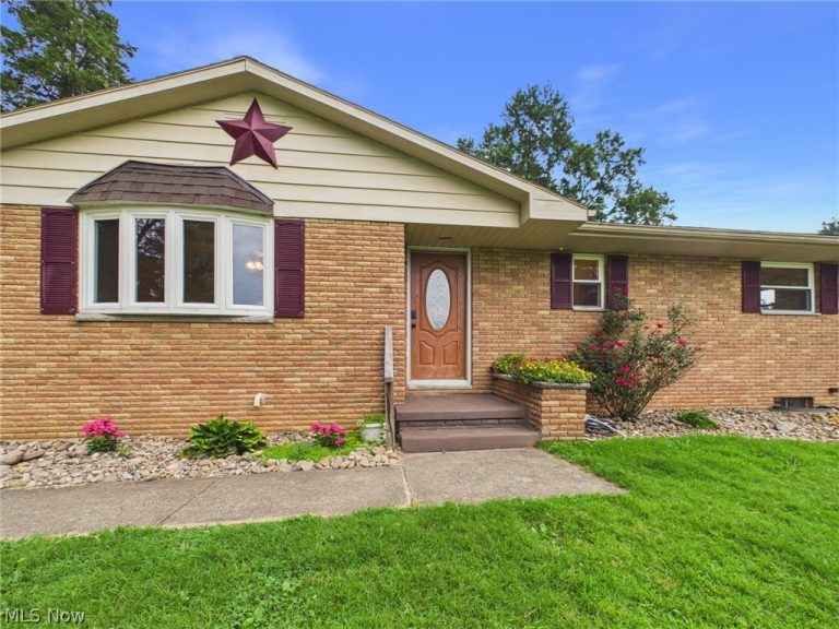 1301 Washington Gardens Circle, Washington, WV - Photo 2