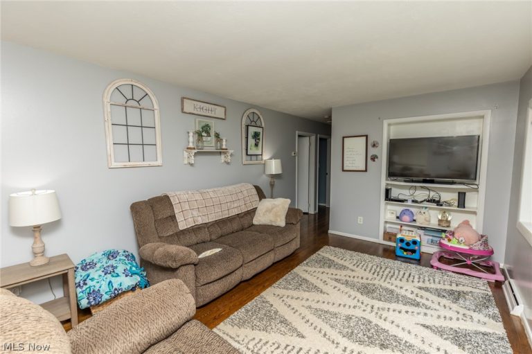 3659 232 Street, North Olmsted, OH - Photo 6