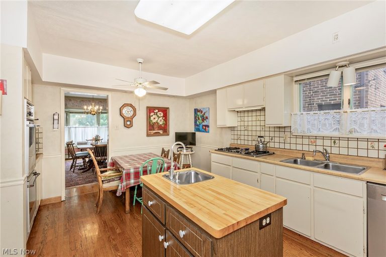 2657 Edgehill Road, Cleveland Heights, OH - Photo 5