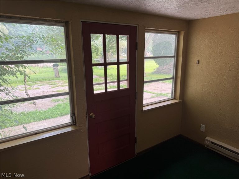 6933 Navarre Road, Massillon, OH - Photo 6