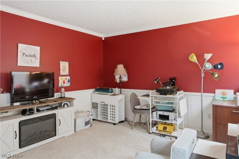 8585 Mandell Drive, Macedonia, OH - Photo 4