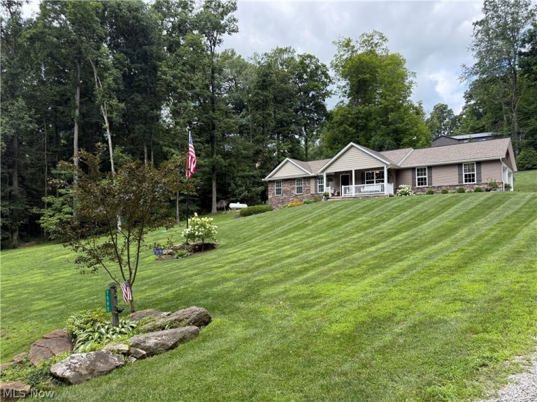 7595 Arbon Drive, Millersburg, OH - Photo 2