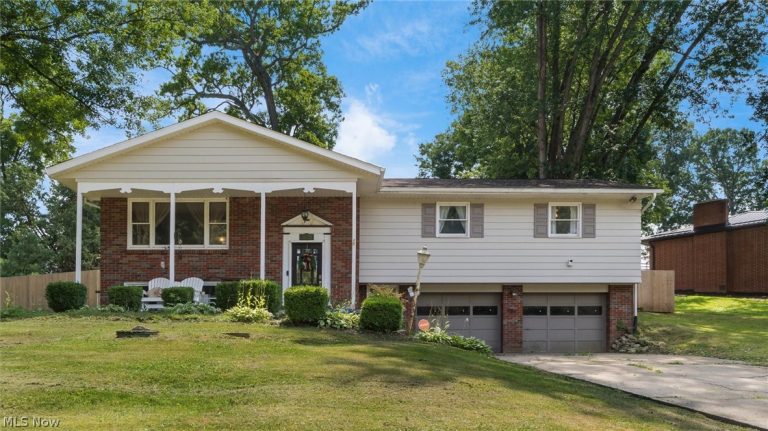 5020 Cliffrock Drive, Zanesville, OH, 43701
