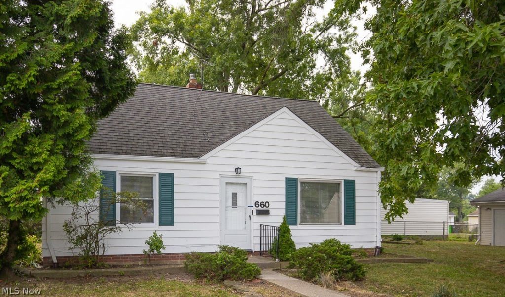 660 260th Street, Euclid, OH