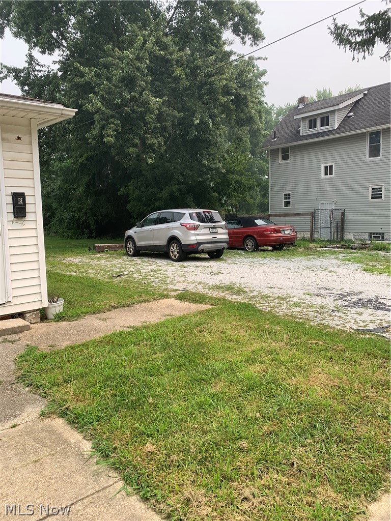 333 Lloyd Street, Akron, OH - Photo 2