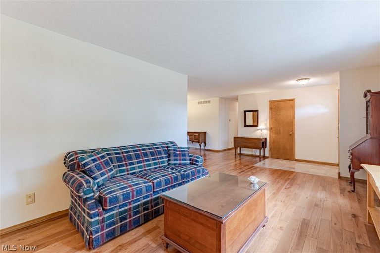 86 Blue Hill Lane, Fairlawn, OH - Photo 4