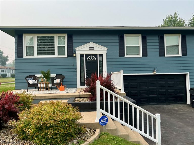 4626 Warwick Drive, Canfield, OH - Photo 2