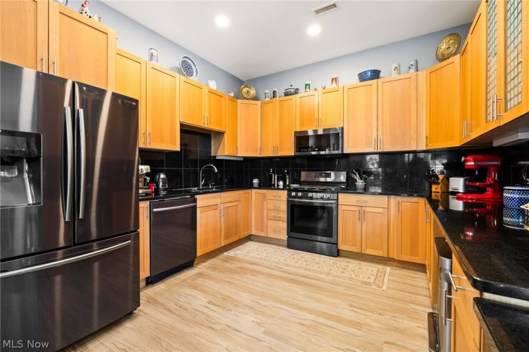 12701 Larchmere Boulevard #2A, Cleveland, OH - Photo 4