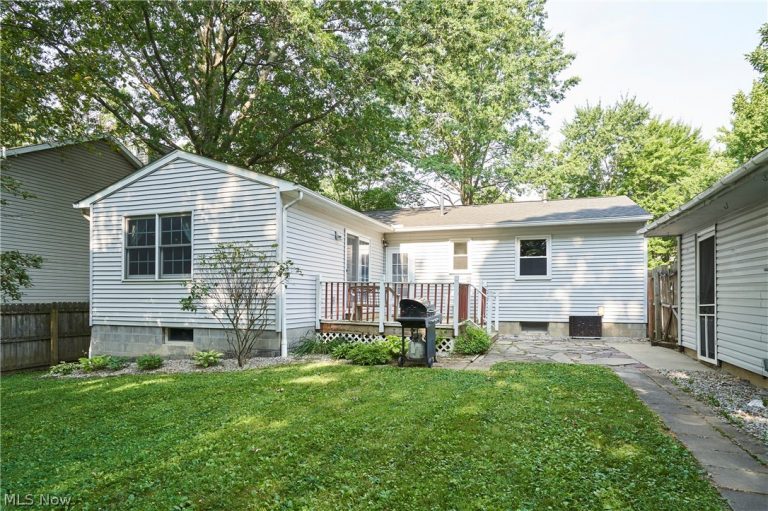 4055 Baird Road, Stow, OH - Photo 2