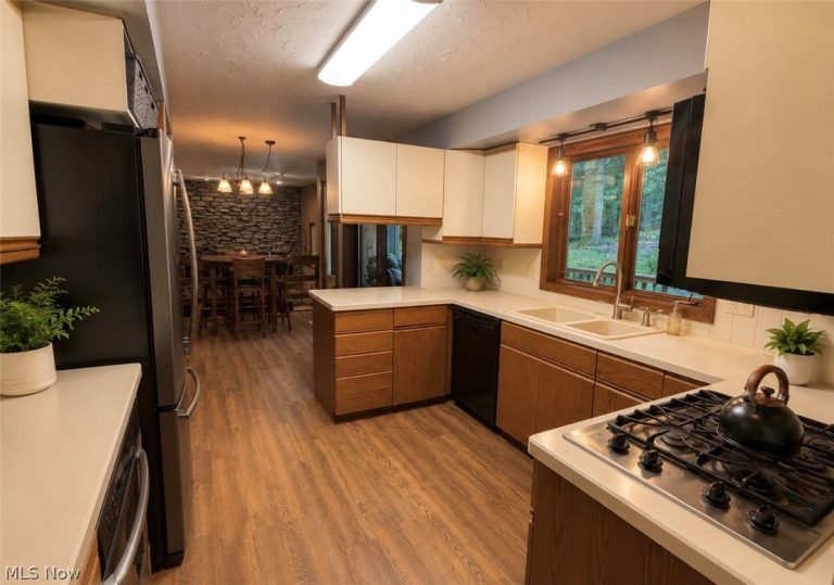 950 Kingswood Drive, Akron, OH - Photo 6