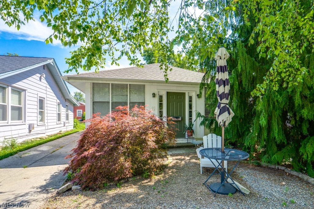 11 220th Street, Euclid, OH