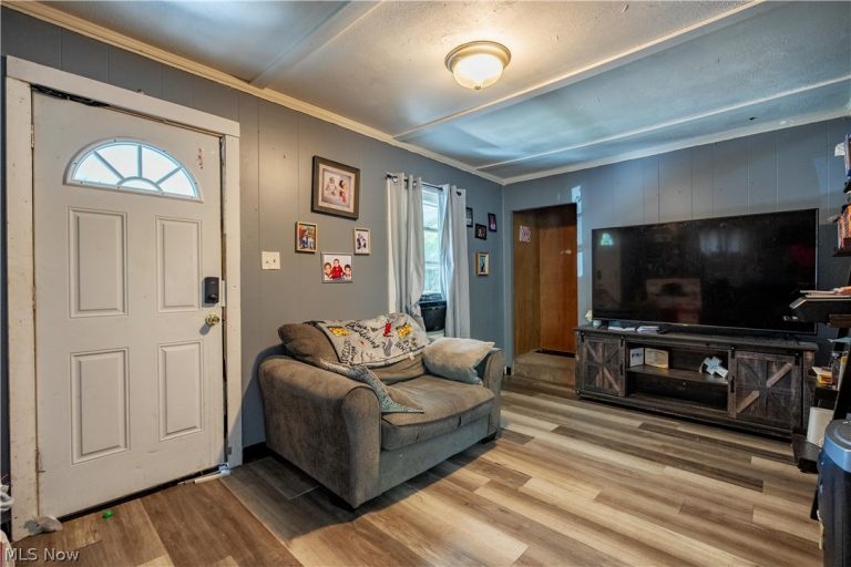 1159 Dietz Avenue, Akron, OH - Photo 6