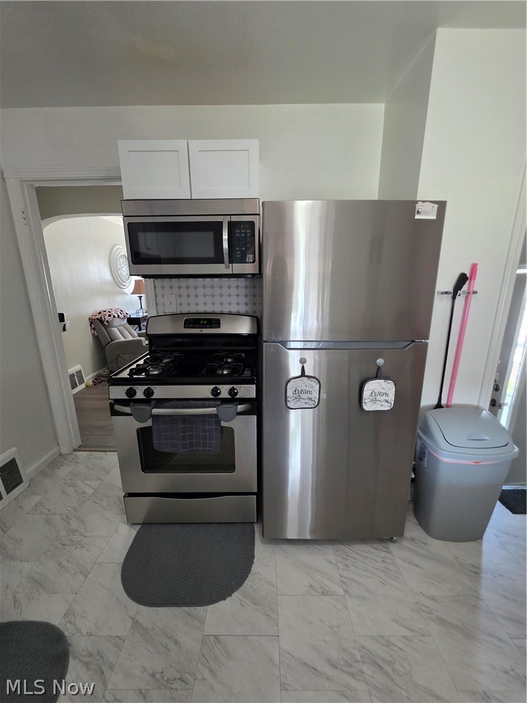 13445 Wainstead Avenue, Cleveland, OH - Photo 6