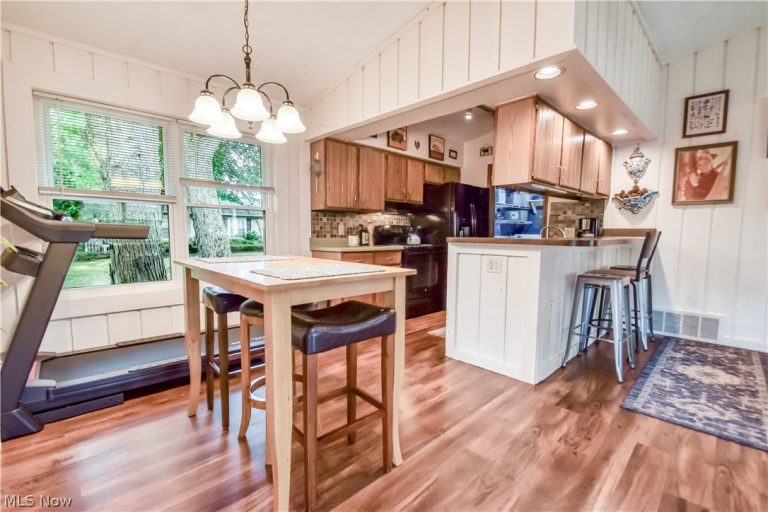 1483 Welch Road, Painesville, OH - Photo 6