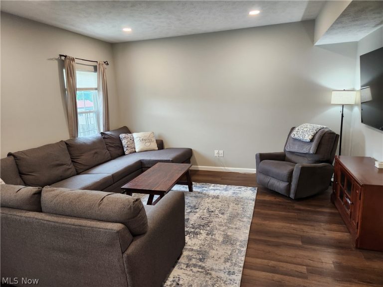 218 Stone Ridge Way, Berea, OH - Photo 8