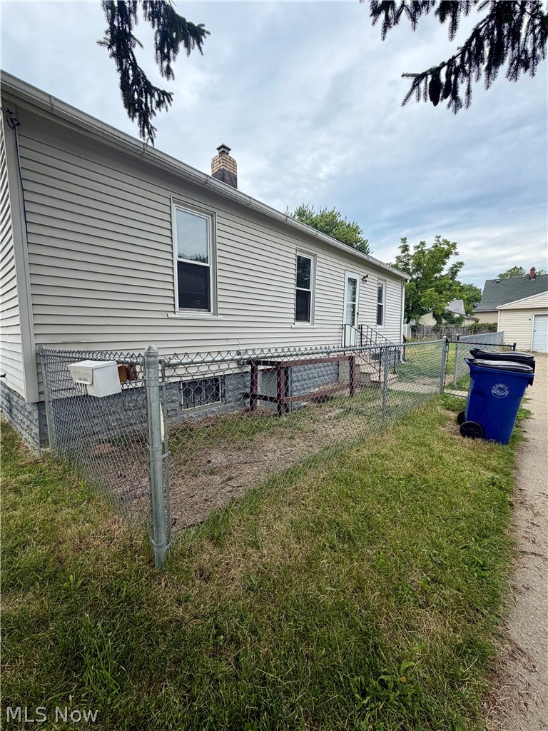 13210 Carrington Avenue, Cleveland, OH - Photo 2