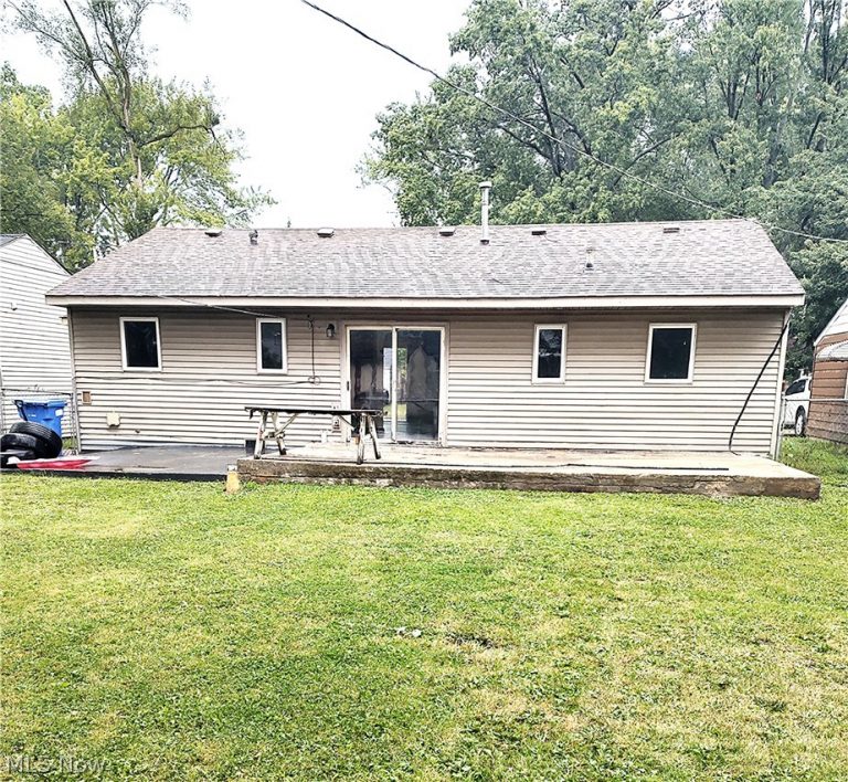 14315 Viola Avenue, Cleveland, OH - Photo 3