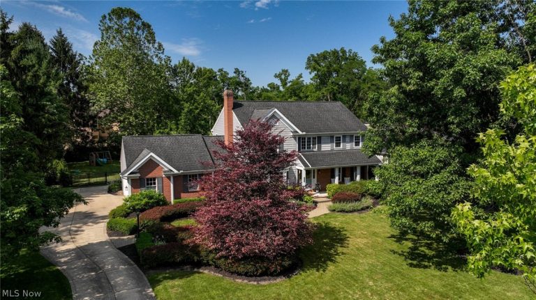 7956 Orianna Street, Brecksville, OH - Photo 3