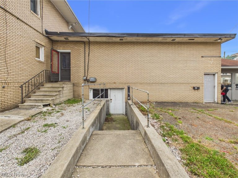2529 Cleveland Avenue, Canton, OH - Photo 8