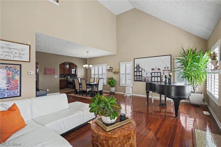 3865 Arcadia Circle, Willoughby, OH - Photo 4