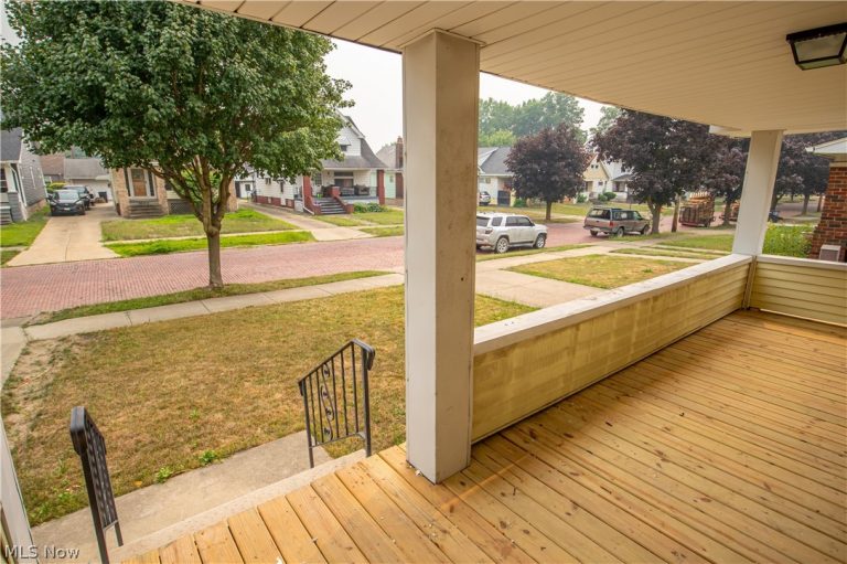 9105 Bancroft Avenue, Cleveland, OH - Photo 6