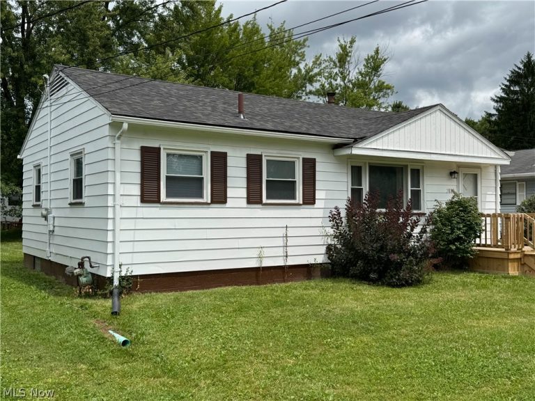 2824 Linda Drive, Warren, OH - Photo 2