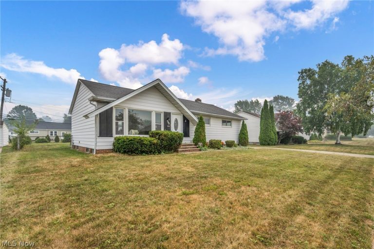 1729 Bellingham Road, Mayfield Heights, OH - Photo 4