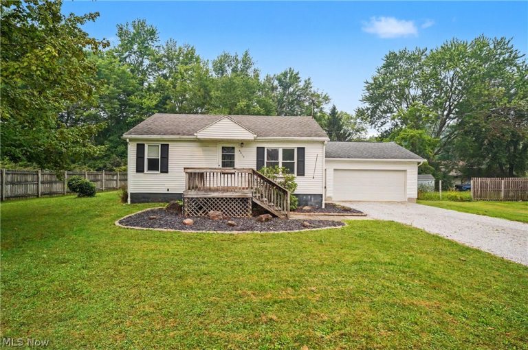4819 Smith Road, Ravenna, OH - Photo 2