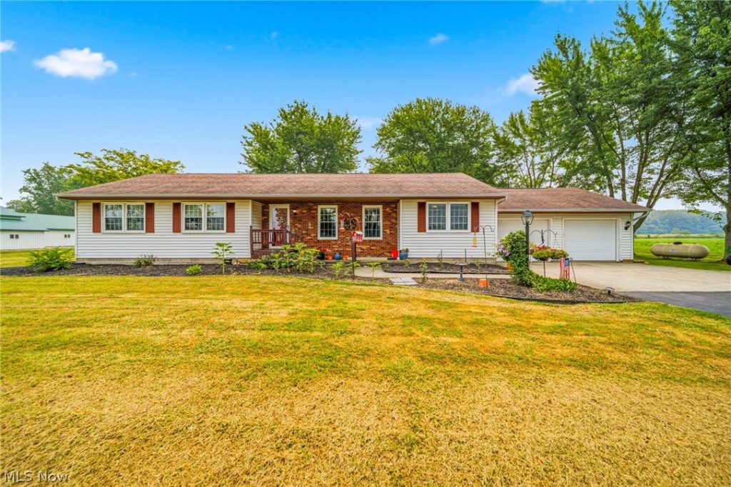 1256 Black Sea Road, Jefferson, OH