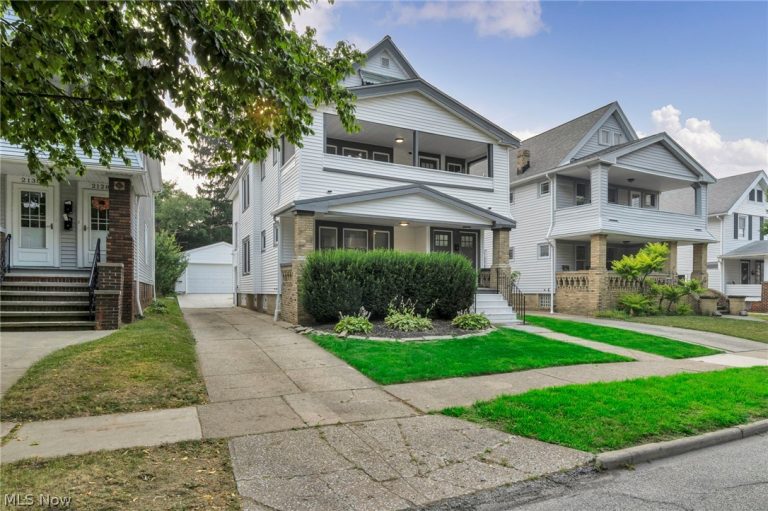 2124 Wascana Avenue, Lakewood, OH - Photo 2