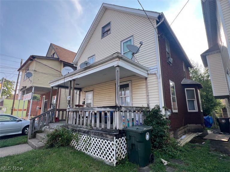 904 Harrison Avenue, Canton, OH - Photo 2