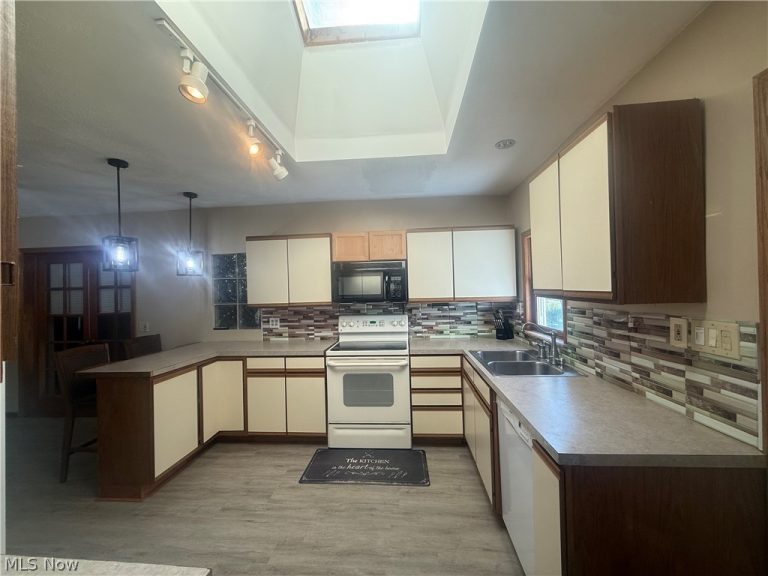 4636 143rd Street, Garfield Heights, OH - Photo 8