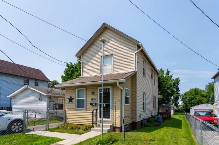 71 Elm Street, Struthers, OH - Photo 2