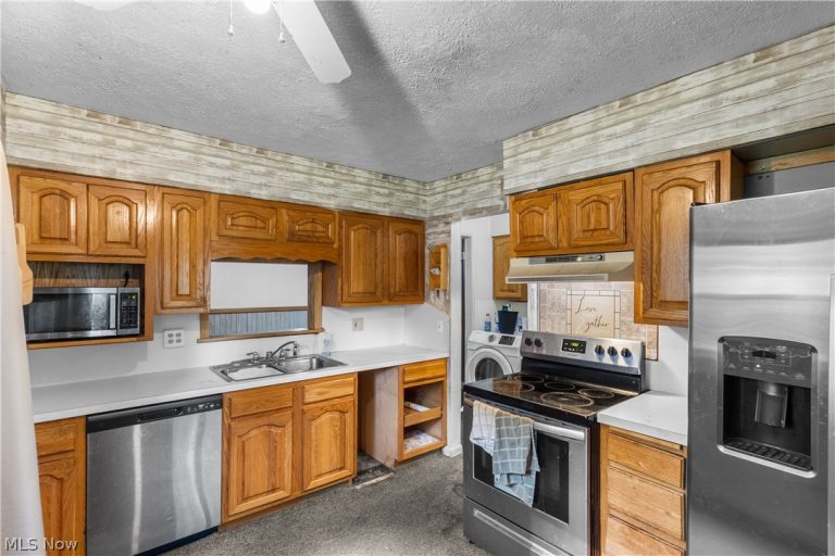 6240 Montrose Drive, Madison, OH - Photo 8