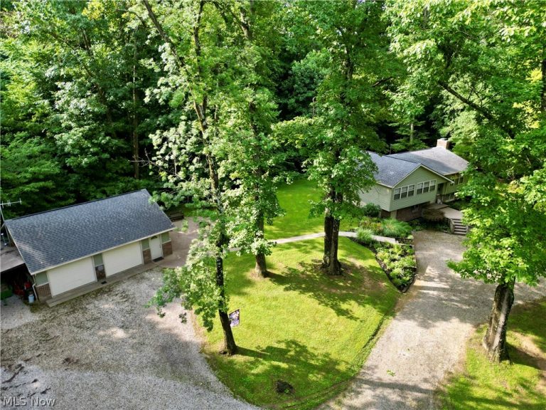 210 Camp Lane, New Concord, OH - Photo 6