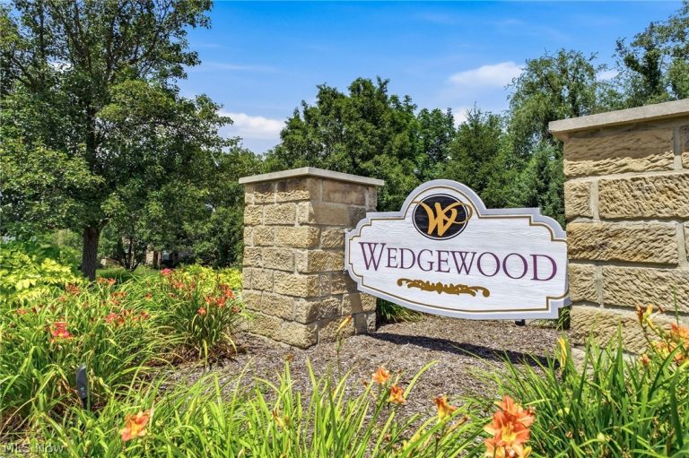 506 Brentwood Boulevard, Copley, OH - Photo 2