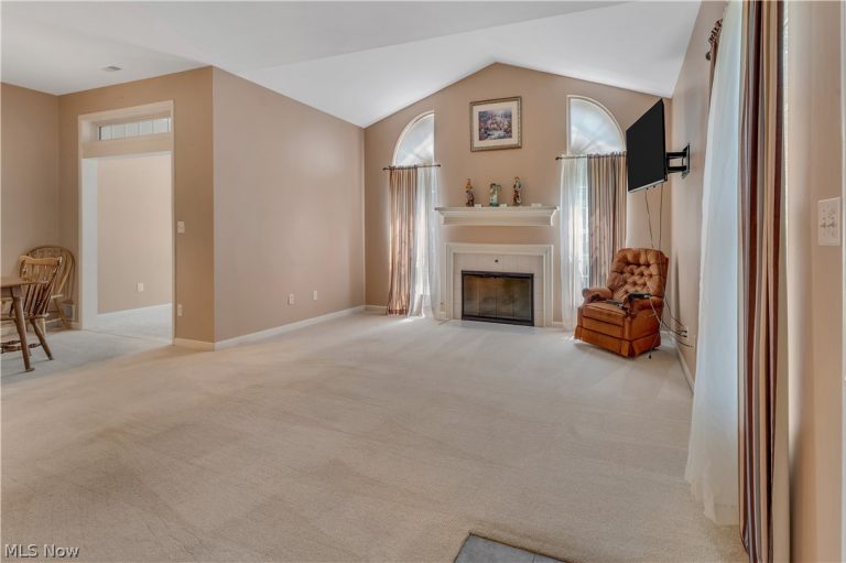 5645 Clingan Road #2B, Struthers, OH - Photo 3