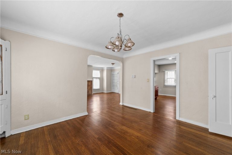 19619 Winslow Road, Shaker Heights, OH - Photo 8