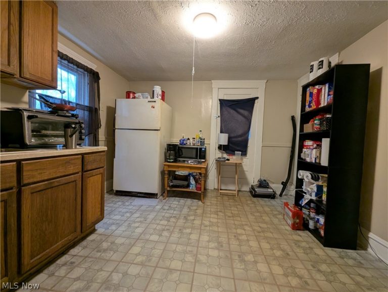 3601 Memphis Avenue, Cleveland, OH - Photo 8