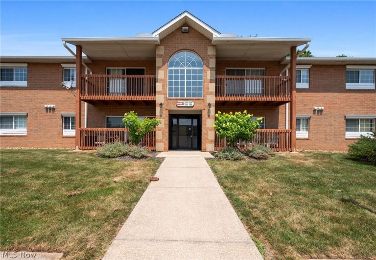 10391 Glenway Drive #202, Twinsburg, OH, 44087