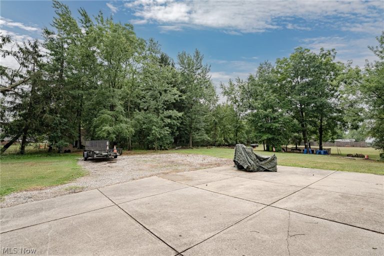 5570 Dunham Road, Maple Heights, OH - Photo 3