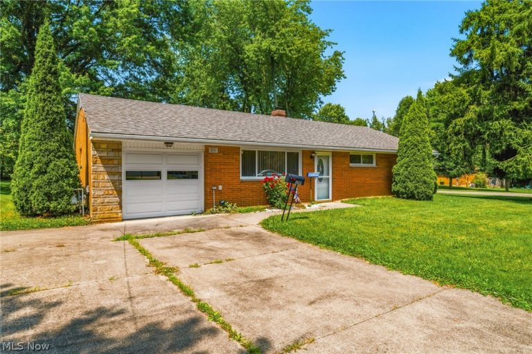 211 Laramie Street, Alliance, OH - Photo 2