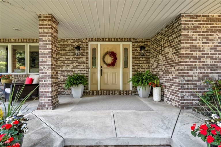 48261 Rice Road, Amherst, OH - Photo 8