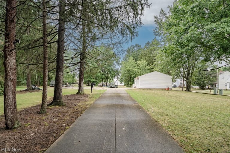 5570 Dunham Road, Maple Heights, OH, 44137
