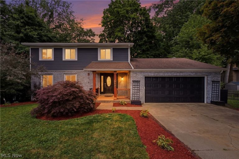 7909 Lake O Springs Avenue, North Canton, OH, 44720